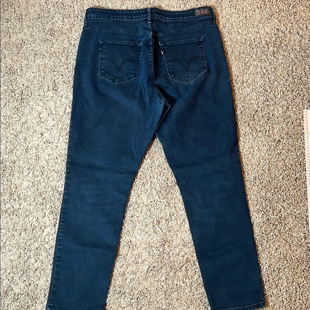 Levi's Perfectly Shaping Women's Boot Cut Jeans - Dark Blue Size 35 Waist

0113 - Picture 4 of 9